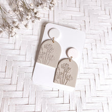 Load image into Gallery viewer, Daisy