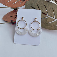 Load image into Gallery viewer, Shell Flake Dangles