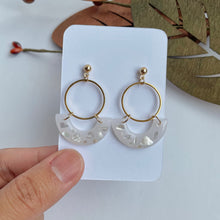 Load image into Gallery viewer, Shell Flake Dangles